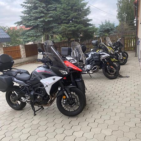 Penzion Vila Petra Bed&Breakfast Veľký Slavkov Екстериор снимка