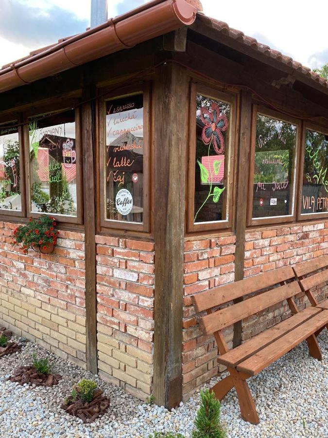 Penzion Vila Petra Bed&Breakfast Veľký Slavkov Екстериор снимка