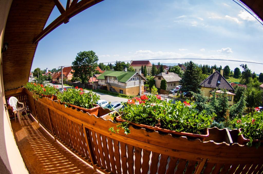 Penzion Vila Petra Bed&Breakfast Veľký Slavkov Екстериор снимка
